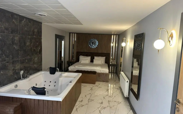 Mayd Otel