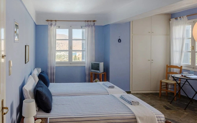 Bright Blue Studio near Stone Tower 1690 • Andros