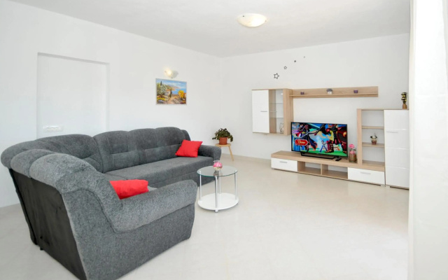 Apartment Mira