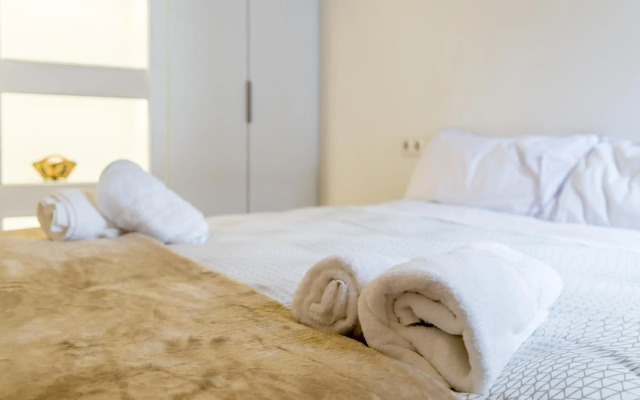 CATHEDRAL LUXURY TERRACE FLAT 2BR,2BA, A\C,Wifi