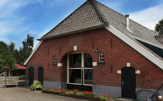 Pleasantly Holiday House is Situated on a Farm