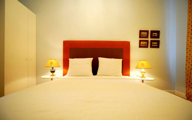 Crystal Suites Old Town