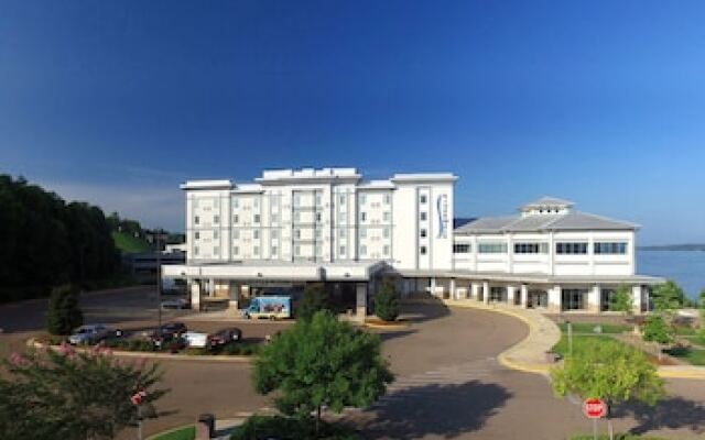 Riverwalk Casino Hotel вид на фасад
