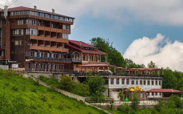 Avulot Otel