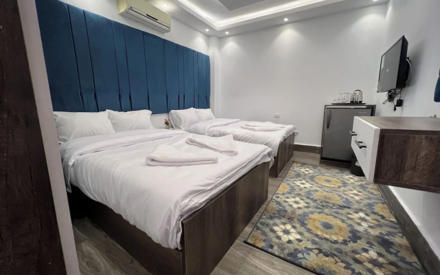 Premier Pyramids Inn