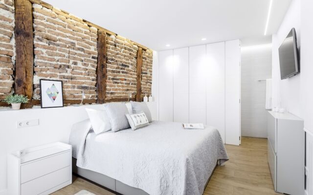 Отель Santa Ana Apartment by FlatSweetHome Испания, Мадрид - отзывы, цены и фото номеров - забронировать отель Santa Ana Apartment by FlatSweetHome онлайн комната для гостей