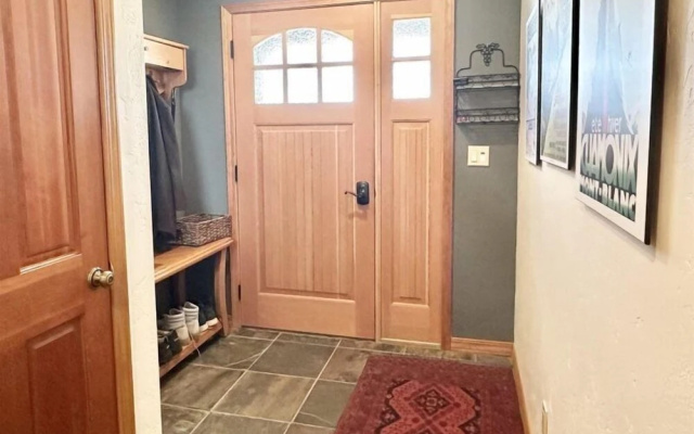 Mh138 Mountain Harbor Holiday Roost