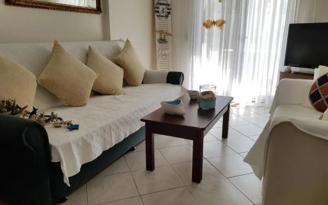 Apartment next to palm trees-200 meters from the Sea