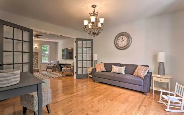 East Stroudsburg Hideaway w/ 2 Community Pools!