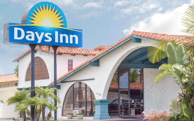 Days Inn by Wyndham Costa Mesa/Newport Beach 0