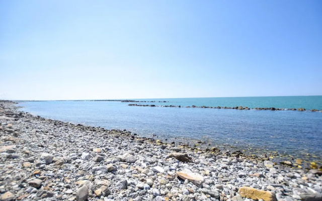 Awesome Apartment in Marina di Massa With 1 Bedrooms
