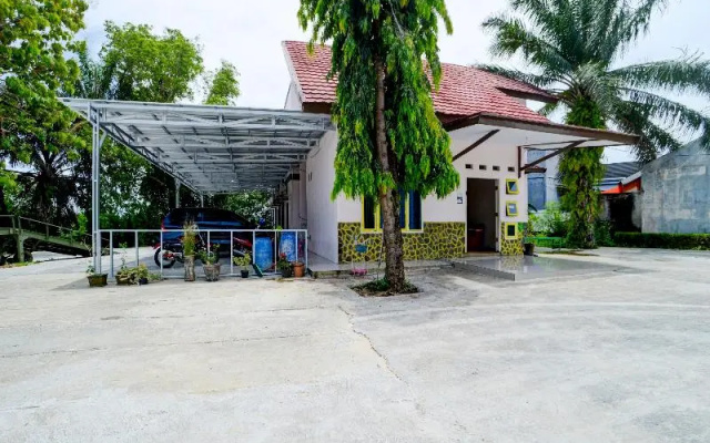 OYO 90263 Hotel Diva Golf