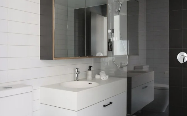 MAC Middle Park by Melbourne Apartment Collection