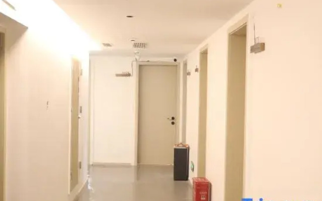Linxiang Hotel (Ba'nan Yuhu Road Subway Station)