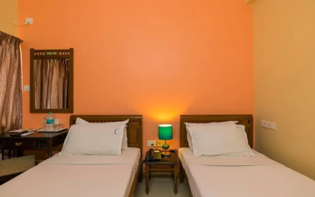 FabHotel Crescent Inn