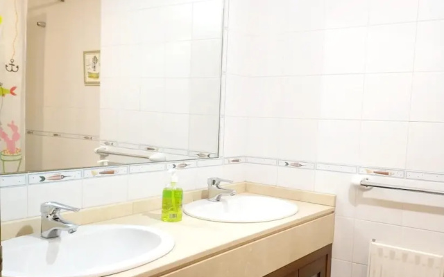Apartment With 4 Bedrooms in Oviedo, With Balcony