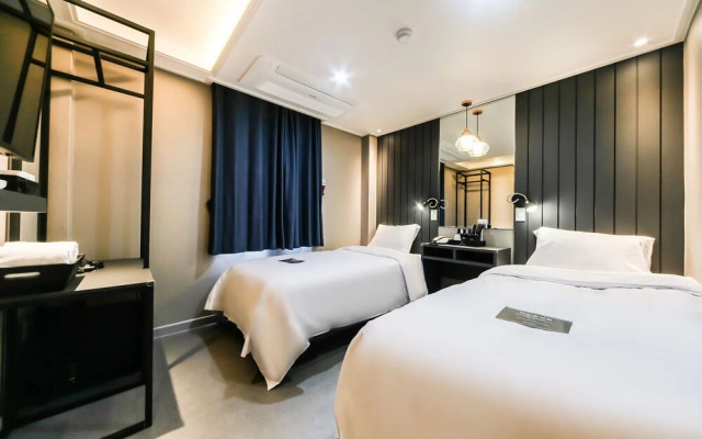 Hotel On