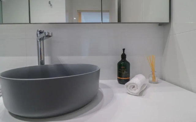 Caves Beach Retreat Apartment