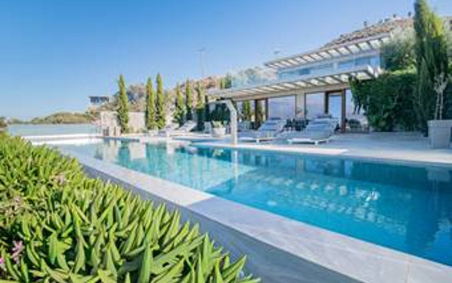 Marnos Grand Villa