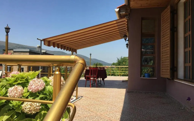 Sara Guesthouse
