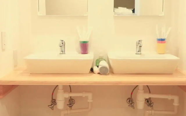 coins hostel tenjin