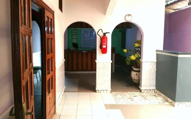 Hotel Mboa in Douala, Cameroon from 63$, photos, reviews - zenhotels.com hotel front