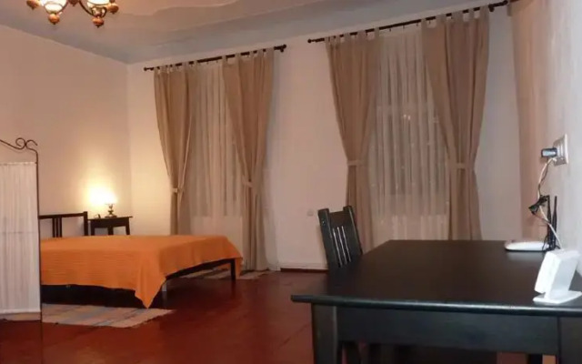 Weiss Apartments