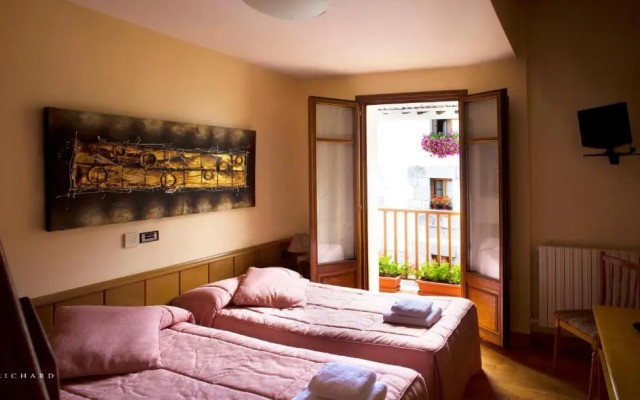 Hostal Musunzar