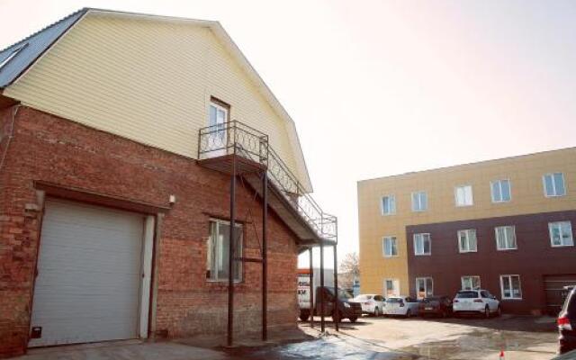 Гостиница Hostel Svoi Lyudi в Москве 3 отзыва об отеле, цены и фото номеров - забронировать гостиницу Hostel Svoi Lyudi онлайн Москва вид на фасад