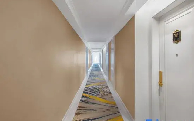 Vienna International Hotel (Xindu Sanhechang Underground Station Branch)
