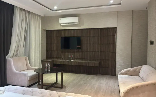 Hotel Elegant inn- Ichhapore