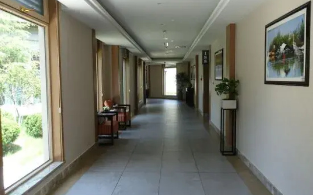 Lanhu Hotel