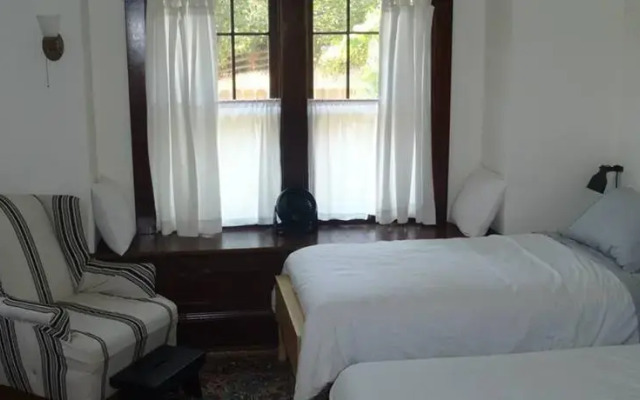 The Craftsman Inn Moro