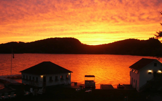 Pow Wow Point Lodge