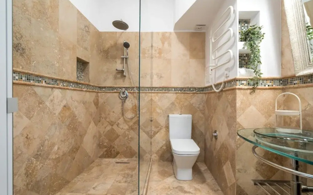 Calea 3BR Victoriei Stunner - Two Living Rooms - Balconies on the Avenue