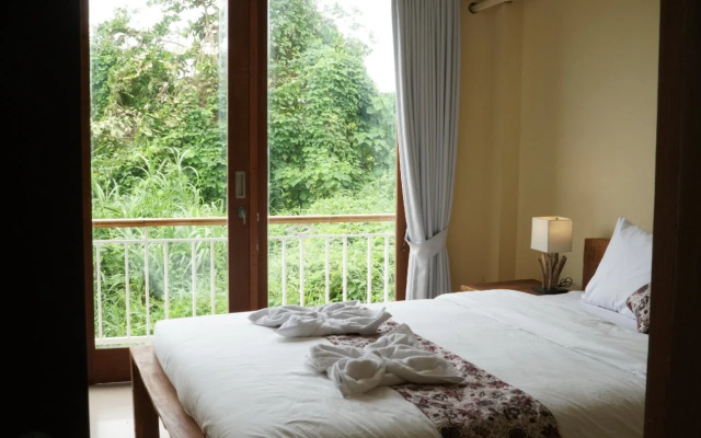Oka's Guest House