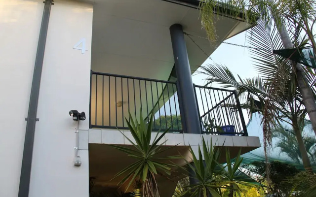 Salamander Beach Accommodation Adults Only