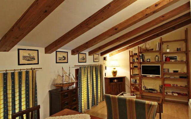 CA' LEONE - Sans Souci - Apartment in Villa with Pool
