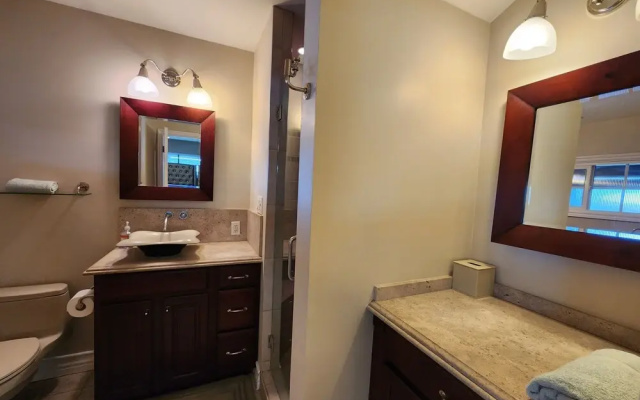 Near the beach and central located