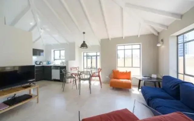 Charming 4BR TownHouse in Neve Tsedek by HolyGuest