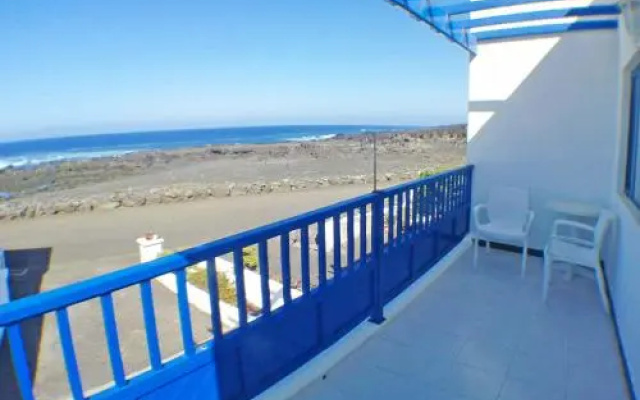 Front Beach House For Relax