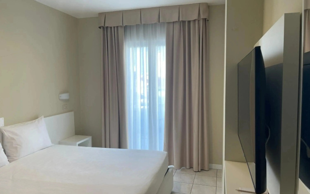 Hotel Athena