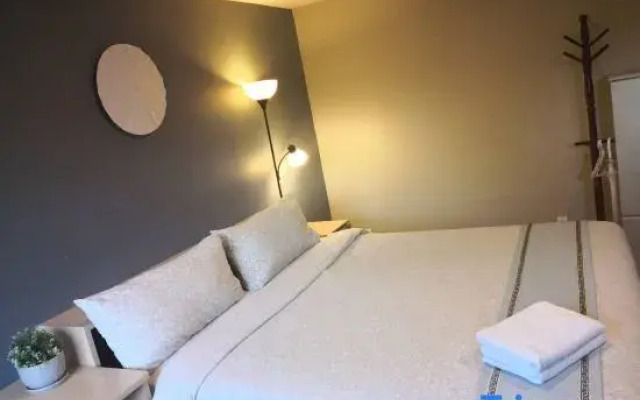 Vancouver airport hostel