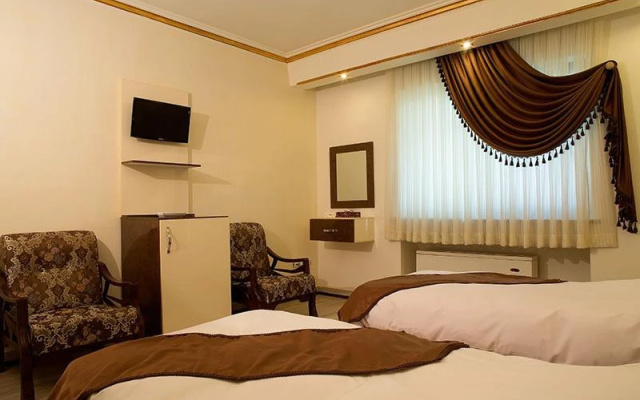 Hally Hotel
