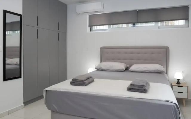 New Pagrati Studio Modern & Cozy