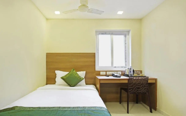 Itsy Hotels Jansi Residency