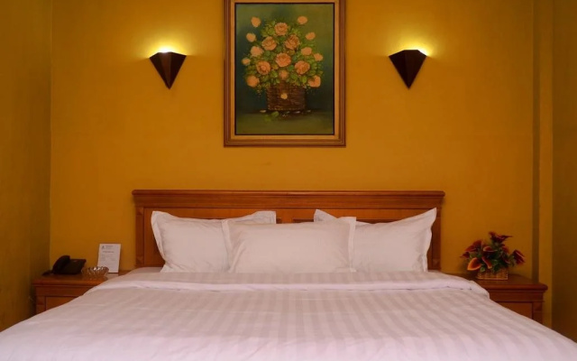 Dhaksina Hotel