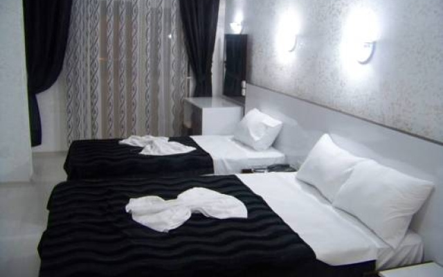 Madi Otel Lara