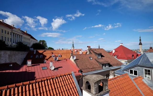 LJ5 - Old Town Rooms with Exclusive shared Roof Terrace