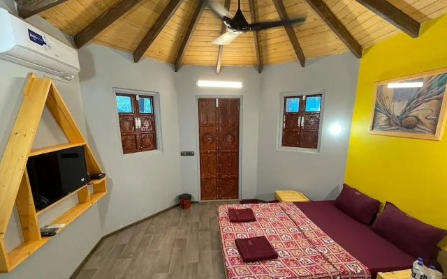 Monteria Village